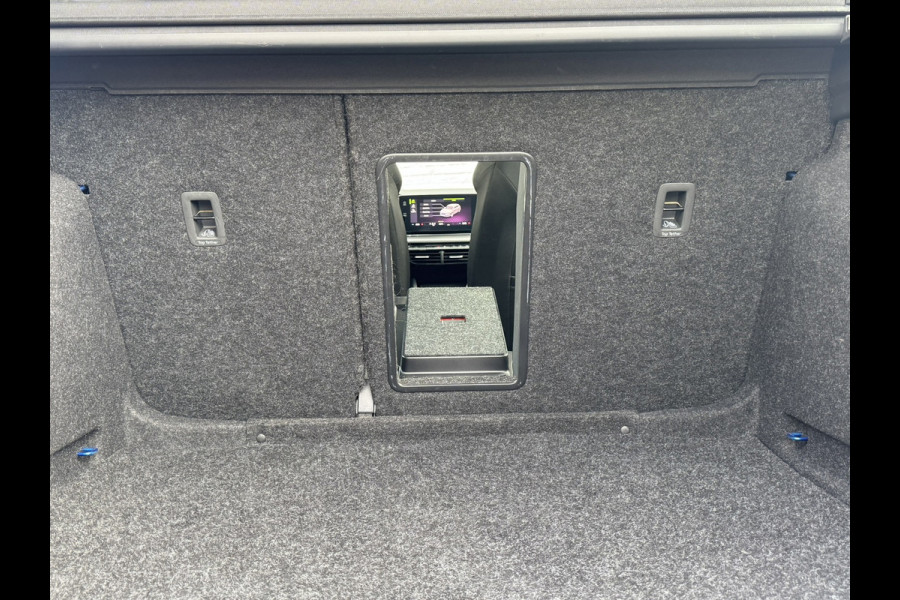 Škoda Octavia Combi 1.0 e-TSI Ambition Automaat ElectrTrekhaak Clima Carplay Navi Digitaal Dash Sfeerverlichting All-Season banden
