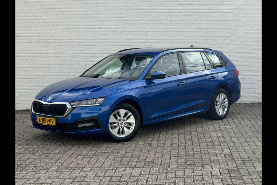 Škoda Octavia Combi 1.0 e-TSI Ambition Automaat ElectrTrekhaak Clima Carplay Navi Digitaal Dash Sfeerverlichting All-Season banden