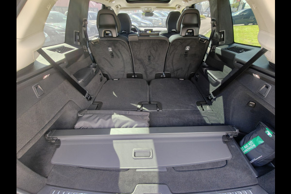 Volvo XC90 T8 AWD 455PK Plug-in Hybrid Ultra Dark | NIEUW | €10.465,- voordeel | ACC | H&K | Luchtvering | 360 camera | 21" | BLIS |