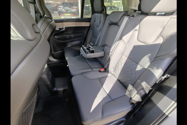 Volvo XC90 T8 AWD 455PK Plug-in Hybrid Ultra Dark | NIEUW | €10.465,- voordeel | ACC | H&K | Luchtvering | 360 camera | 21" | BLIS |