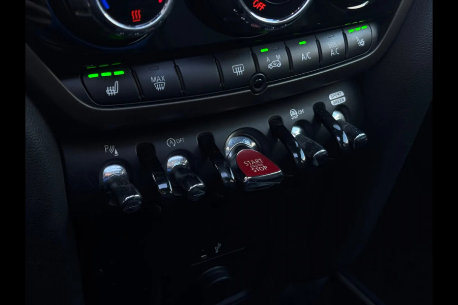 MINI Countryman 1.5 Cooper Chili Serious Business(NL-auto, Dealer OnderH, Panorama, Camera, Navi Pro, StoelV, Climate Con, Etc)