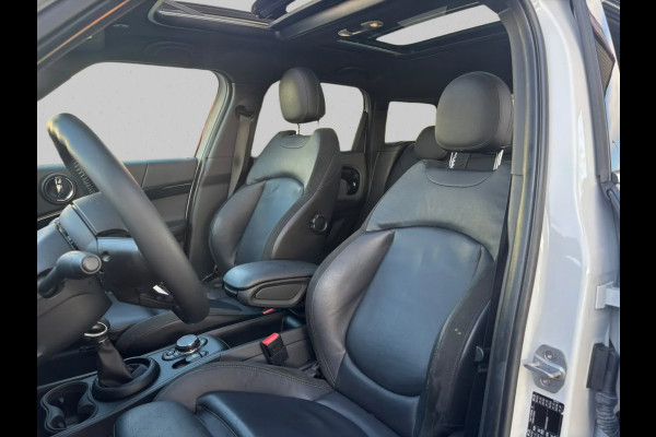 MINI Countryman 1.5 Cooper Chili Serious Business(NL-auto, Dealer OnderH, Panorama, Camera, Navi Pro, StoelV, Climate Con, Etc)