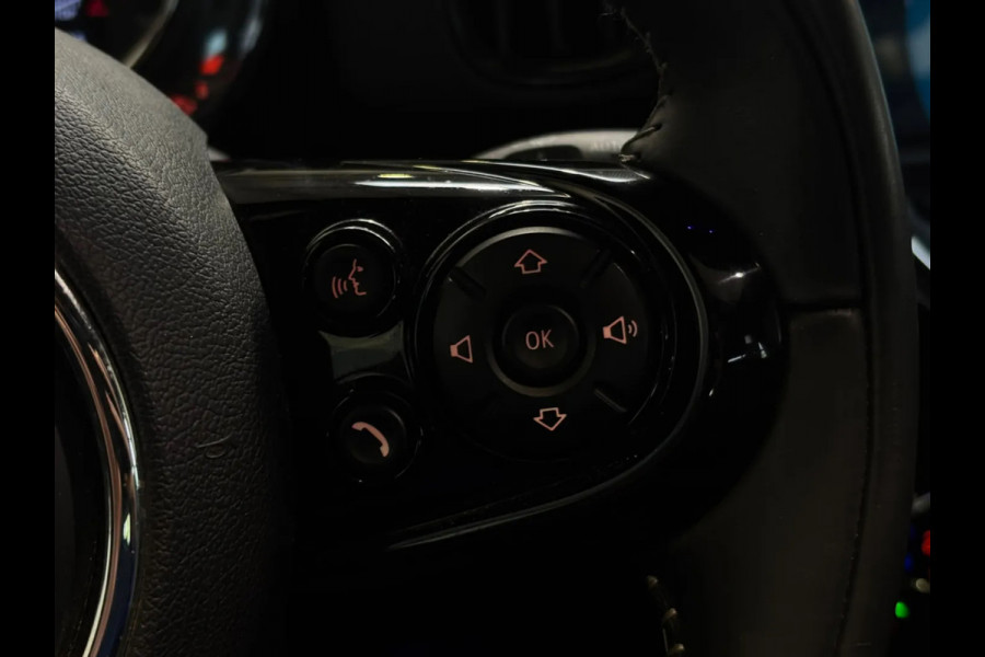 MINI Countryman 1.5 Cooper Chili Serious Business(NL-auto, Dealer OnderH, Panorama, Camera, Navi Pro, StoelV, Climate Con, Etc)