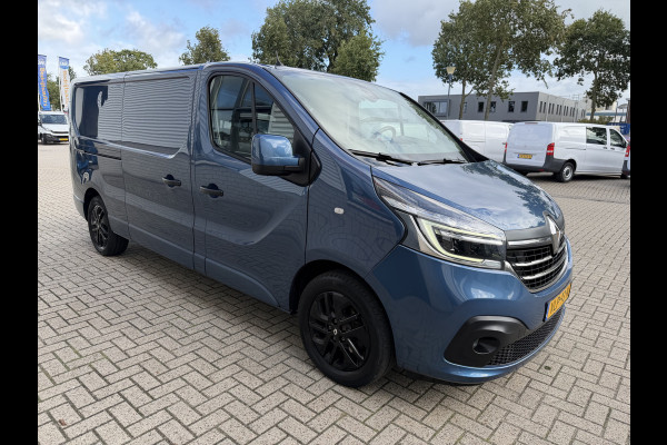 Renault Trafic 2.0 dCi automaat 145pk T29 L2H1 Luxe / vaste prijs rijklaar € 17.650 ex btw / euro 6 / bpm vrij / blauw metallic / comfort stoelen / trekhaak / airco / cruise / navigatie