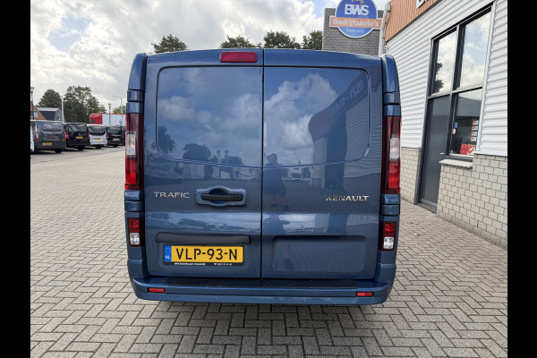 Renault Trafic 2.0 dCi automaat 145pk T29 L2H1 Luxe / vaste prijs rijklaar € 17.650 ex btw / euro 6 / bpm vrij / blauw metallic / comfort stoelen / trekhaak / airco / cruise / navigatie