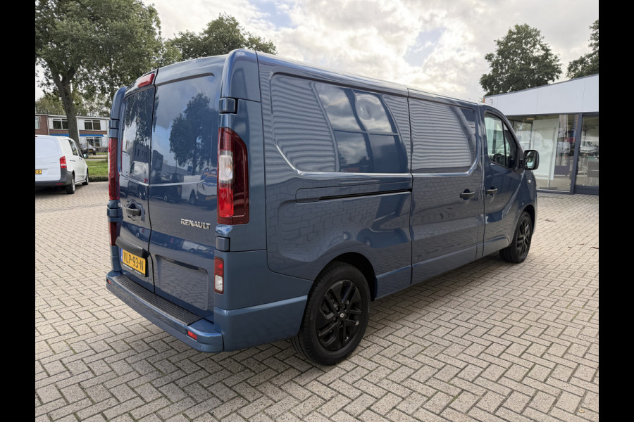 Renault Trafic 2.0 dCi automaat 145pk T29 L2H1 Luxe / vaste prijs rijklaar € 17.650 ex btw / euro 6 / bpm vrij / blauw metallic / comfort stoelen / trekhaak / airco / cruise / navigatie