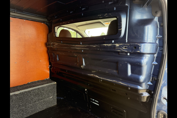Renault Trafic 2.0 dCi automaat 145pk T29 L2H1 Luxe / vaste prijs rijklaar € 17.650 ex btw / euro 6 / bpm vrij / blauw metallic / comfort stoelen / trekhaak / airco / cruise / navigatie