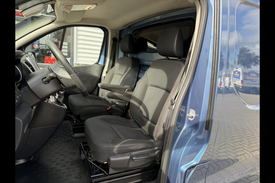 Renault Trafic 2.0 dCi automaat 145pk T29 L2H1 Luxe / vaste prijs rijklaar € 17.650 ex btw / euro 6 / bpm vrij / blauw metallic / comfort stoelen / trekhaak / airco / cruise / navigatie