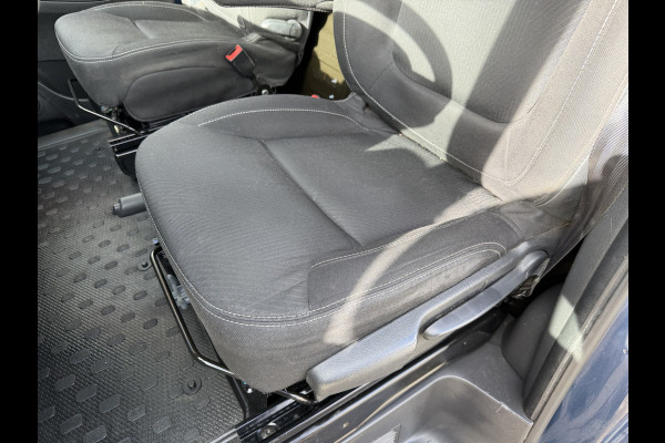 Renault Trafic 2.0 dCi automaat 145pk T29 L2H1 Luxe / vaste prijs rijklaar € 17.650 ex btw / euro 6 / bpm vrij / blauw metallic / comfort stoelen / trekhaak / airco / cruise / navigatie