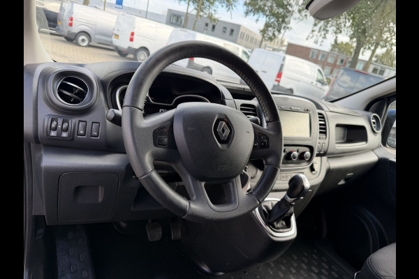 Renault Trafic 2.0 dCi automaat 145pk T29 L2H1 Luxe / vaste prijs rijklaar € 17.650 ex btw / euro 6 / bpm vrij / blauw metallic / comfort stoelen / trekhaak / airco / cruise / navigatie