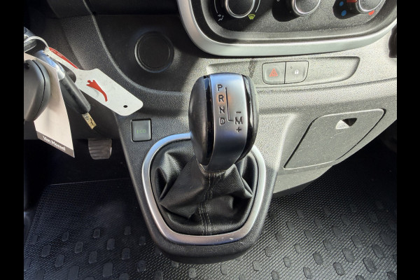 Renault Trafic 2.0 dCi automaat 145pk T29 L2H1 Luxe / vaste prijs rijklaar € 17.650 ex btw / euro 6 / bpm vrij / blauw metallic / comfort stoelen / trekhaak / airco / cruise / navigatie
