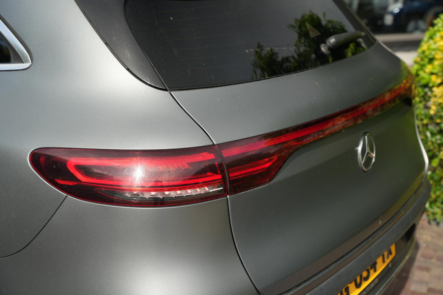 Mercedes-Benz EQC 400 4MATIC Premium Plus 80 kWh Schuif/kanteldak ACC Burmester Memory Manufaktur MultiBeam