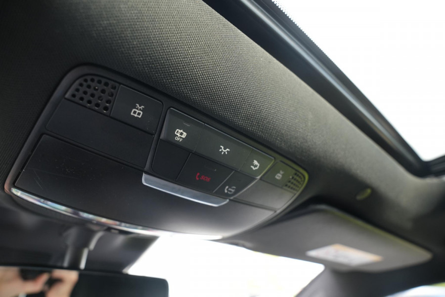 Mercedes-Benz EQC 400 4MATIC Premium Plus 80 kWh Schuif/kanteldak ACC Burmester Memory Manufaktur MultiBeam