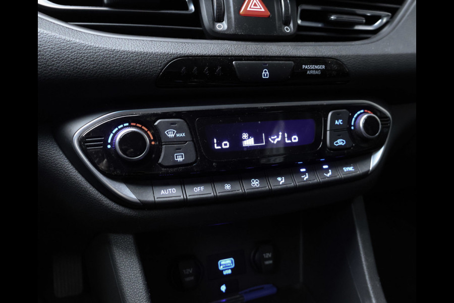 Hyundai i30 Wagon 1.0 T-GDi MHEV Smart Sport 120 PK (APPLE CARPLAY,NAVI,CAMERA,CLIMATE,CRUISE,LANE ASSIST,SPORTSTOELEN,LM VELGEN)