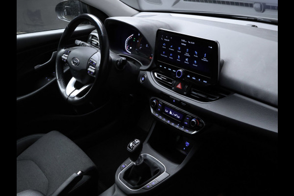 Hyundai i30 Wagon 1.0 T-GDi MHEV Smart Sport 120 PK (APPLE CARPLAY,NAVI,CAMERA,CLIMATE,CRUISE,LANE ASSIST,SPORTSTOELEN,LM VELGEN)
