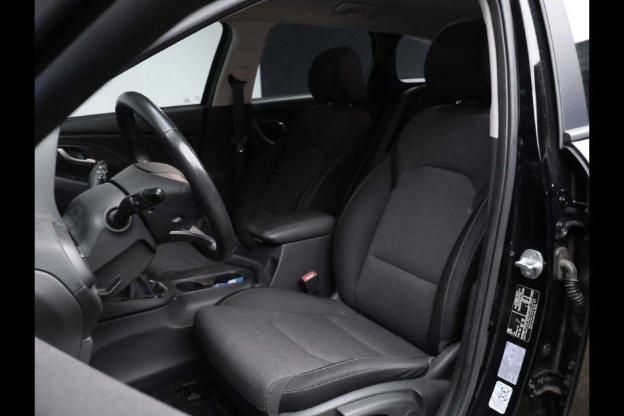 Hyundai i30 Wagon 1.0 T-GDi MHEV Smart Sport 120 PK (APPLE CARPLAY,NAVI,CAMERA,CLIMATE,CRUISE,LANE ASSIST,SPORTSTOELEN,LM VELGEN)