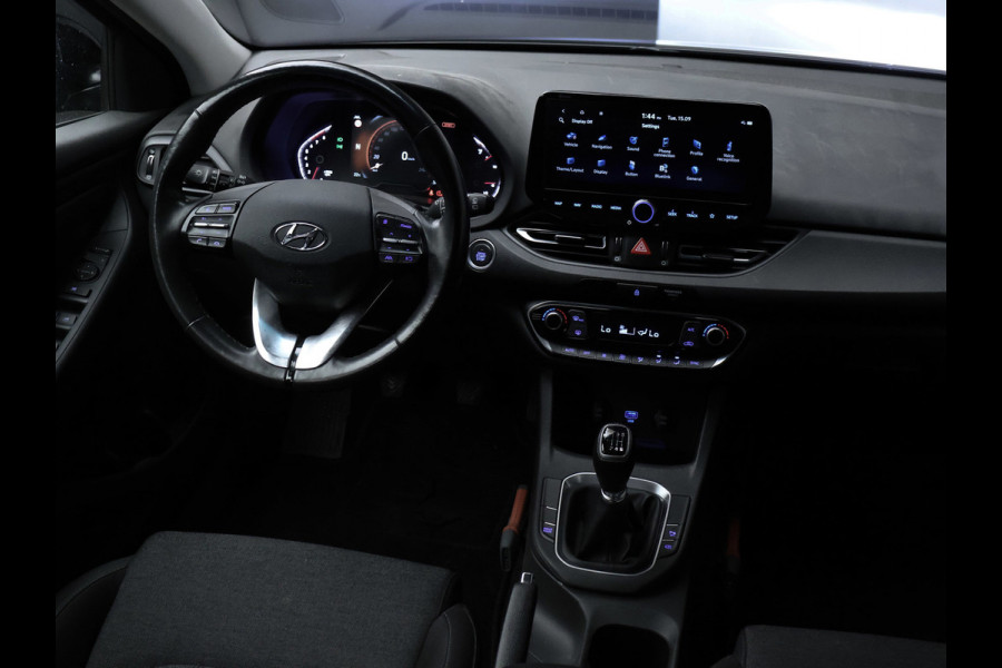 Hyundai i30 Wagon 1.0 T-GDi MHEV Smart Sport 120 PK (APPLE CARPLAY,NAVI,CAMERA,CLIMATE,CRUISE,LANE ASSIST,SPORTSTOELEN,LM VELGEN)