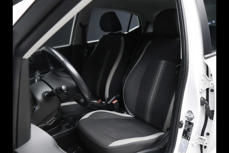 Hyundai i10 1.0 Comfort Sport (APPLE CARPLAY,NAVI,CLIMATE,CRUISE,LANE ASSIST,LED,SPORTSTOELEN,NETTE STAAT,NIEUWE APK)