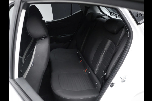 Hyundai i10 1.0 Comfort Sport (APPLE CARPLAY,NAVI,CLIMATE,CRUISE,LANE ASSIST,LED,SPORTSTOELEN,NETTE STAAT,NIEUWE APK)