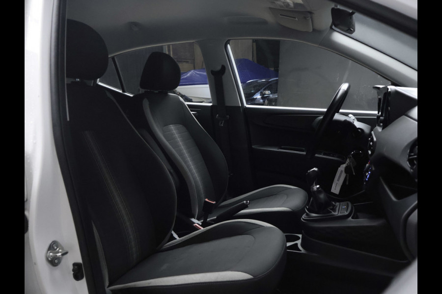 Hyundai i10 1.0 Comfort Sport (APPLE CARPLAY,NAVI,CLIMATE,CRUISE,LANE ASSIST,LED,SPORTSTOELEN,NETTE STAAT,NIEUWE APK)