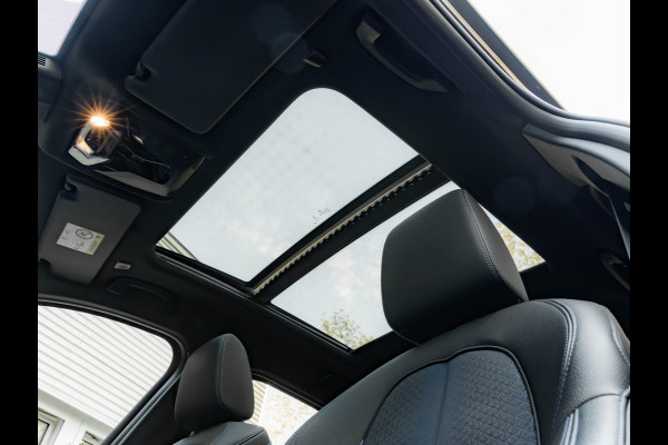 BMW 1-serie 118i Executive - M-Sport - Pano - Shodow Line - Camera - 18 inch