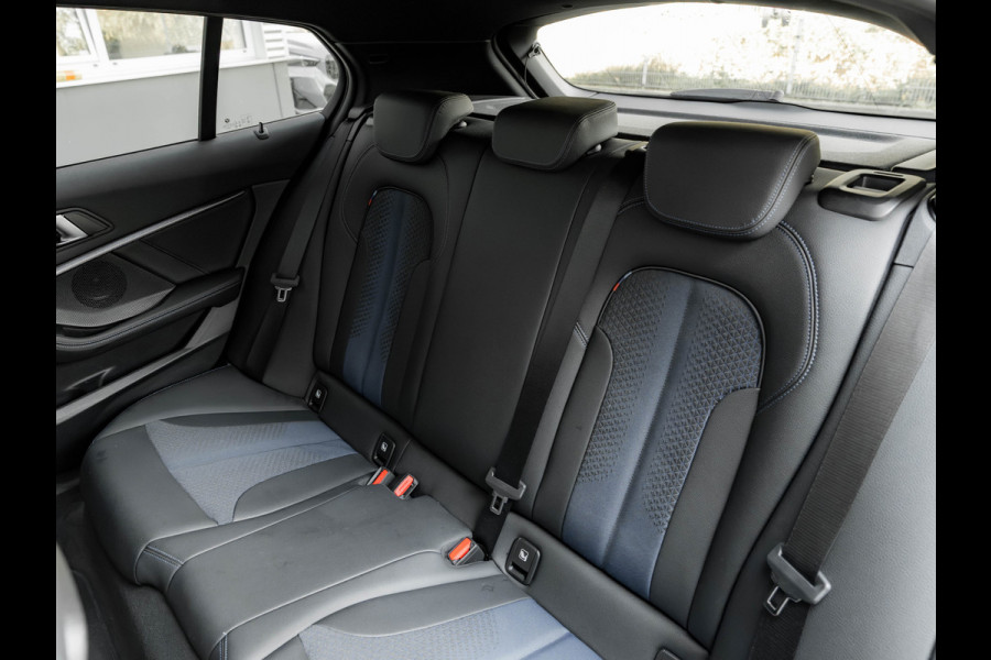 BMW 1-serie 118i Executive - M-Sport - Pano - Shodow Line - Camera - 18 inch