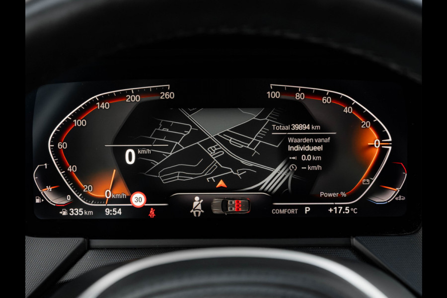 BMW 1-serie 118i Executive - M-Sport - Pano - Shodow Line - Camera - 18 inch