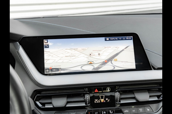 BMW 1-serie 118i Executive - M-Sport - Pano - Shodow Line - Camera - 18 inch