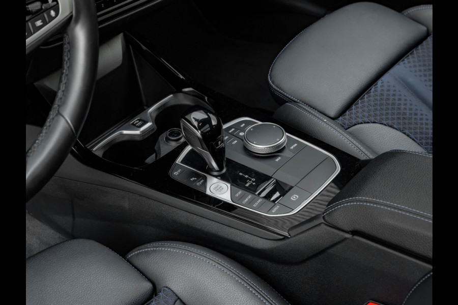 BMW 1-serie 118i Executive - M-Sport - Pano - Shodow Line - Camera - 18 inch