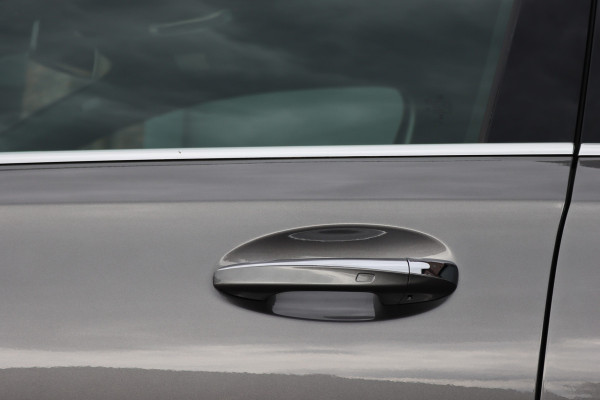 Mercedes-Benz A-Klasse 250 e AMG Line | Facelift | Panoramadak | Sfeerverlichting | Camera | Zitcomfortpakket | Keyless Go | Stoelverwarming | Widescreen |