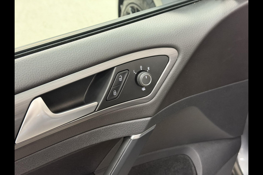 Volkswagen Golf 1.5 TSI*ACC*LED*NAVI*ECC*SPRTSTOELEN*PDC*NAVI*LMV*