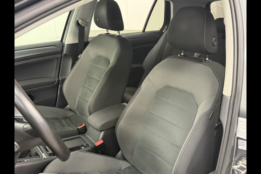 Volkswagen Golf 1.5 TSI*ACC*LED*NAVI*ECC*SPRTSTOELEN*PDC*NAVI*LMV*