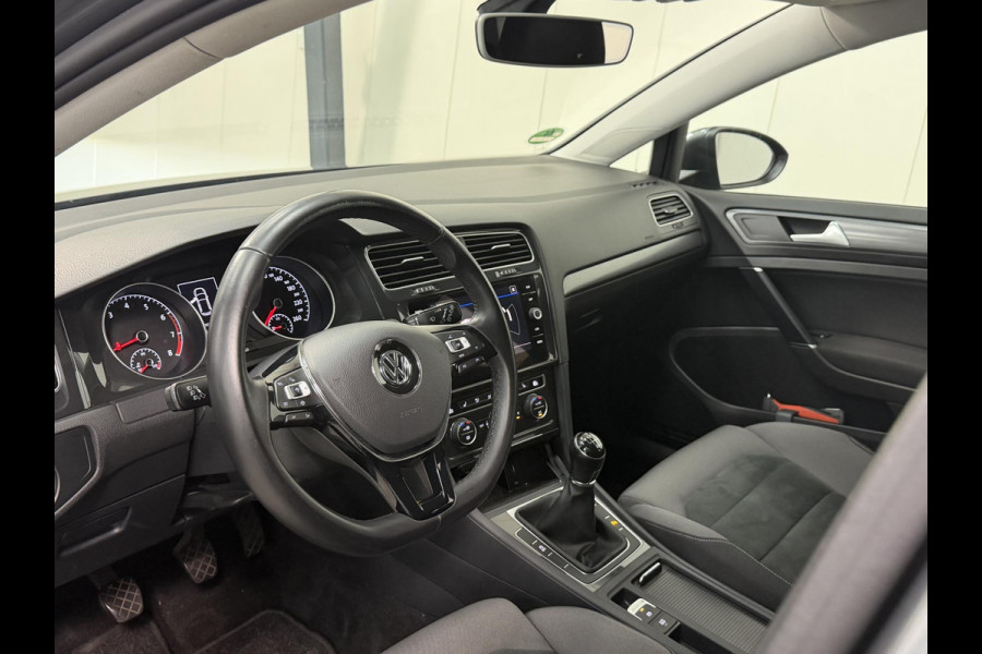 Volkswagen Golf 1.5 TSI*ACC*LED*NAVI*ECC*SPRTSTOELEN*PDC*NAVI*LMV*