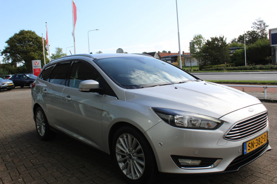 Ford FOCUS Wagon 1.0 125PK Titanium Uiterst nette wagen ! Trekhaak, Pdc, Navigatie, Cuise Controle,