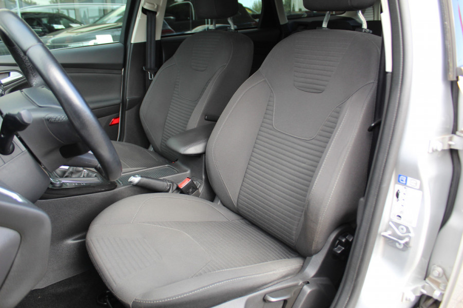 Ford FOCUS Wagon 1.0 125PK Titanium Uiterst nette wagen ! Trekhaak, Pdc, Navigatie, Cuise Controle,