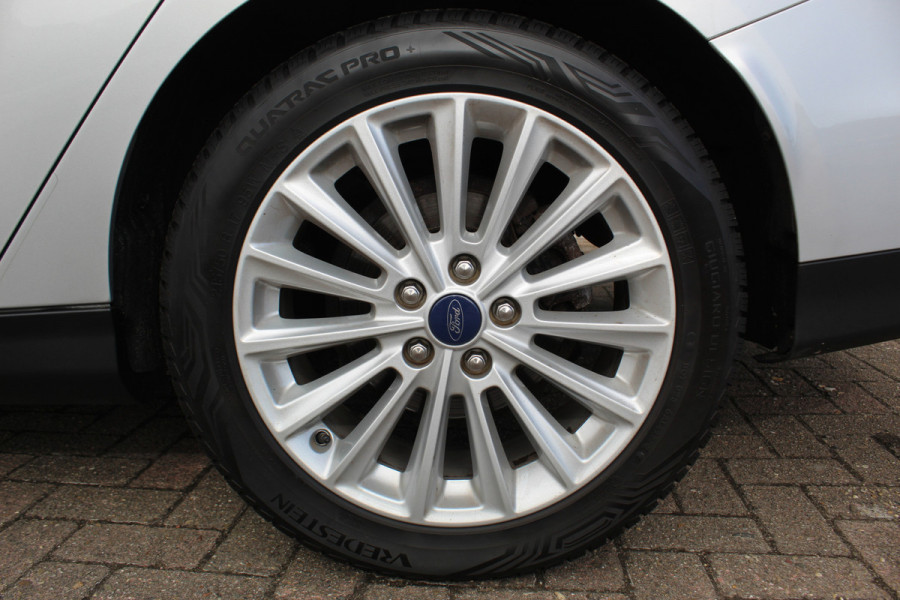 Ford FOCUS Wagon 1.0 125PK Titanium Uiterst nette wagen ! Trekhaak, Pdc, Navigatie, Cuise Controle,