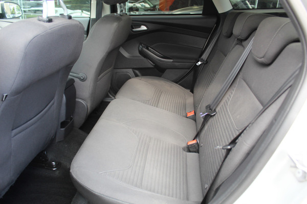 Ford FOCUS Wagon 1.0 125PK Titanium Uiterst nette wagen ! Trekhaak, Pdc, Navigatie, Cuise Controle,