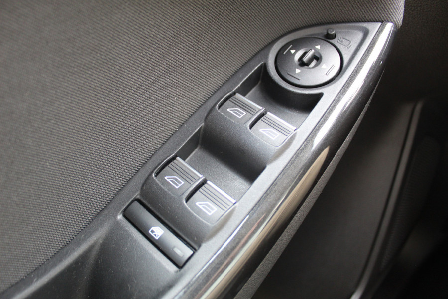 Ford FOCUS Wagon 1.0 125PK Titanium Uiterst nette wagen ! Trekhaak, Pdc, Navigatie, Cuise Controle,