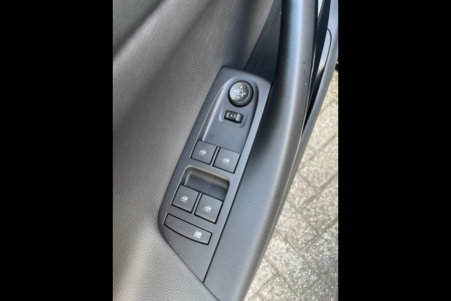 Opel Astra 1.2 Ultimate | eerste eigenaar | NL-auto | vol met opties.