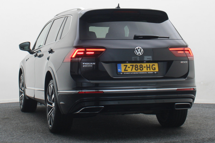 Volkswagen Tiguan Allspace 2.0 TSI 4Motion Highline Business R Panoramadak, Camera, Apple CarPlay, ACC, Keyless, Trekhaak, 20"