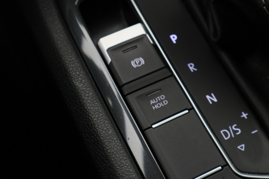 Volkswagen Tiguan Allspace 2.0 TSI 4Motion Highline Business R Panoramadak, Camera, Apple CarPlay, ACC, Keyless, Trekhaak, 20"