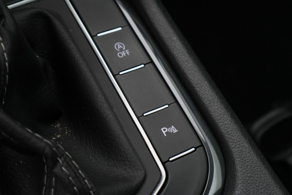 Volkswagen Tiguan Allspace 2.0 TSI 4Motion Highline Business R Panoramadak, Camera, Apple CarPlay, ACC, Keyless, Trekhaak, 20"