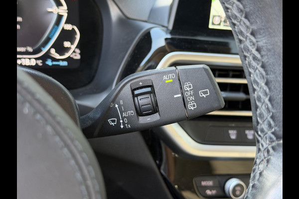 BMW X3 xDrive30e 18"/Leder/Dodehoek/Camera/Keyless/LED/Navigatie