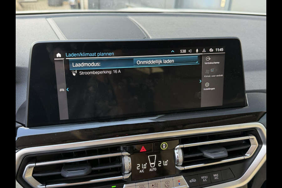 BMW X3 xDrive30e 18"/Leder/Dodehoek/Camera/Keyless/LED/Navigatie