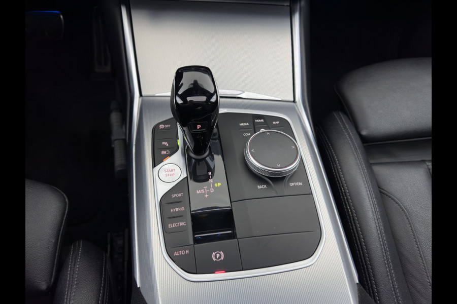 BMW 3-serie 320e M-Sport-Styling Business Edition Plus (Plug-In) {SoH-88%} (INCL-BTW) Aut. * PANO | LEATHER | FULL-LED | HEATED-SPORTSEATS | NAVI-FULLMAP | KEYLESS | PRIVACY-GLASS | HIFI-SOUND | ECC | PDC | SHIFTPADDLES | DAB | CARPLAY |  CRUISE | 19''ALU*