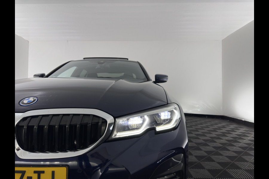 BMW 3-serie 320e M-Sport-Styling Business Edition Plus (Plug-In) {SoH-88%} (INCL-BTW) Aut. * PANO | LEATHER | FULL-LED | HEATED-SPORTSEATS | NAVI-FULLMAP | KEYLESS | PRIVACY-GLASS | HIFI-SOUND | ECC | PDC | SHIFTPADDLES | DAB | CARPLAY |  CRUISE | 19''ALU*