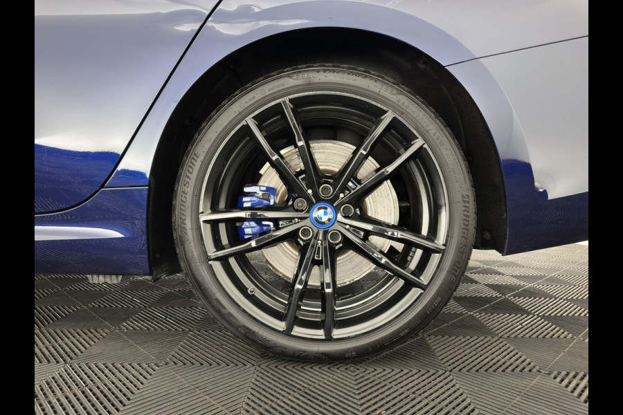 BMW 3-serie 320e M-Sport-Styling Business Edition Plus (Plug-In) {SoH-88%} (INCL-BTW) Aut. * PANO | LEATHER | FULL-LED | HEATED-SPORTSEATS | NAVI-FULLMAP | KEYLESS | PRIVACY-GLASS | HIFI-SOUND | ECC | PDC | SHIFTPADDLES | DAB | CARPLAY |  CRUISE | 19''ALU*