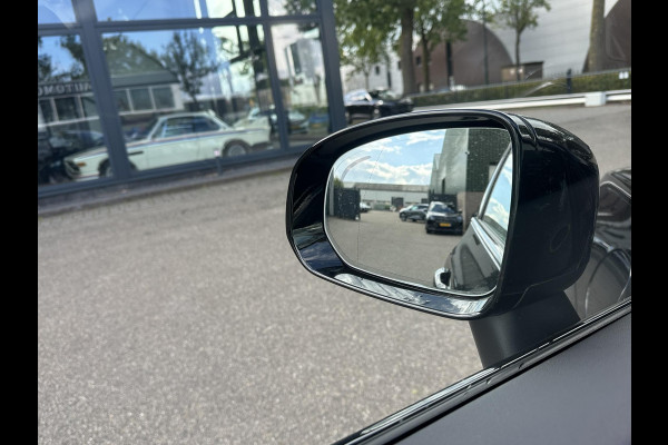 Volvo XC60 2.0 T6 Plug-in hybrid AWD Plus Black Edition VAN: 59.900,- ND: 56.877,- UW HERSTVOORDEEL: 2.023,- | TREKHAAK | DEALER ONDERHOUDEN | HEAD UP | 360CAMERA | FABR. GARANTIE! |