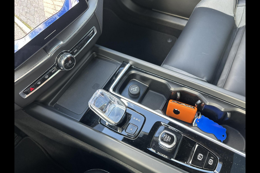Volvo XC60 2.0 T6 Plug-in hybrid AWD Plus Black Edition VAN: 59.900,- ND: 56.877,- UW HERSTVOORDEEL: 2.023,- | TREKHAAK | DEALER ONDERHOUDEN | HEAD UP | 360CAMERA | FABR. GARANTIE! |