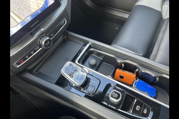 Volvo XC60 2.0 T6 Plug-in hybrid AWD Plus Black Edition VAN: 59.900,- ND: 56.877,- UW HERSTVOORDEEL: 2.023,- | TREKHAAK | DEALER ONDERHOUDEN | HEAD UP | 360CAMERA | FABR. GARANTIE! |